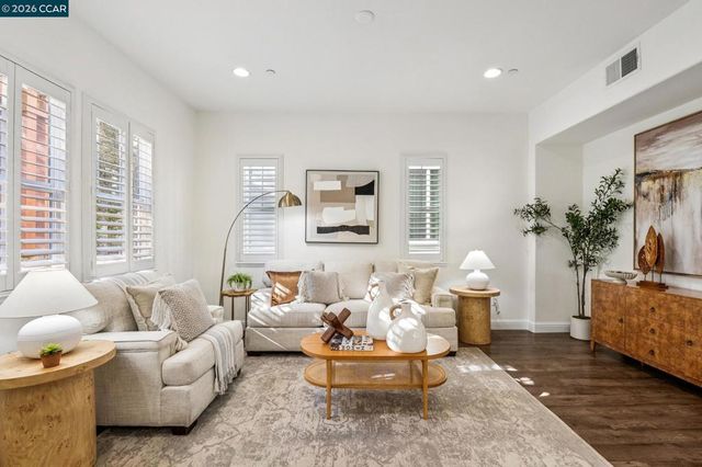 15 Hazel Tree Ridge, Orinda, CA 94563