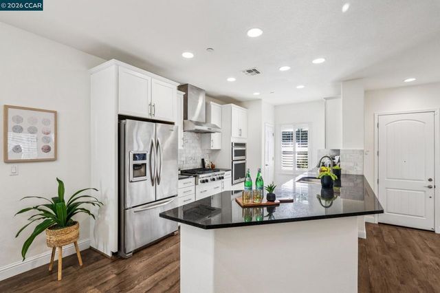 15 Hazel Tree Ridge, Orinda, CA 94563