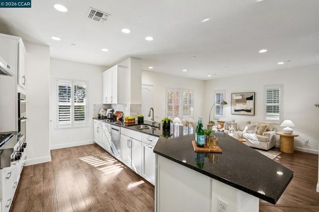 15 Hazel Tree Ridge, Orinda, CA 94563