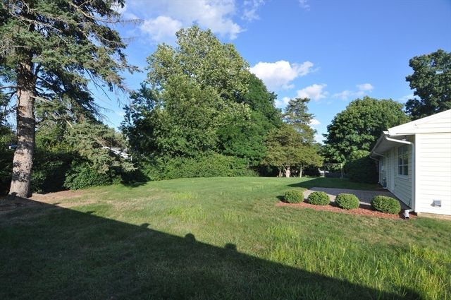 4 Blackstone St, Peabody, MA 01960