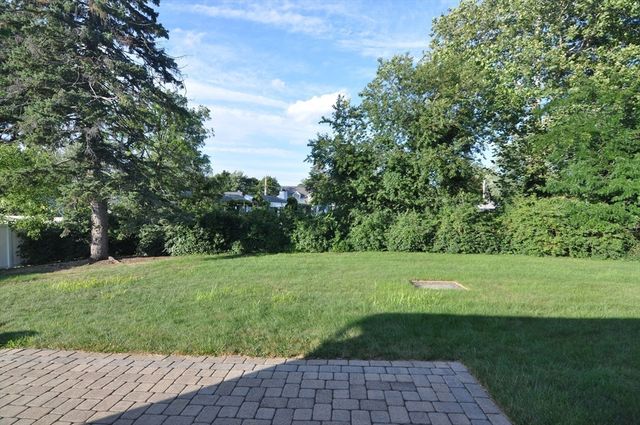 4 Blackstone St, Peabody, MA 01960