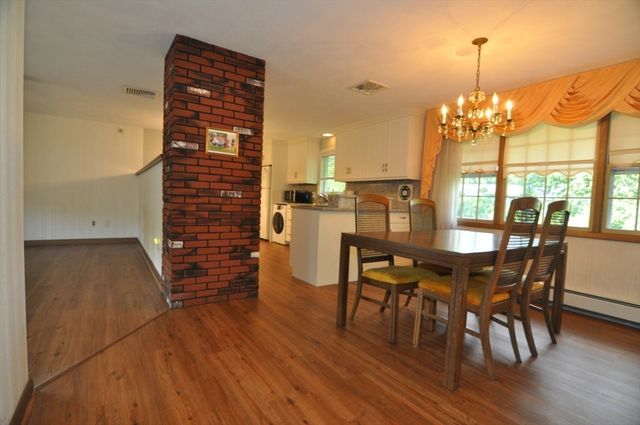 4 Blackstone St, Peabody, MA 01960