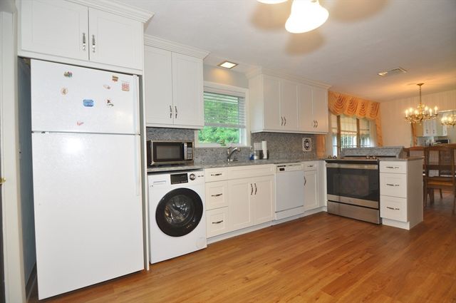 4 Blackstone St, Peabody, MA 01960