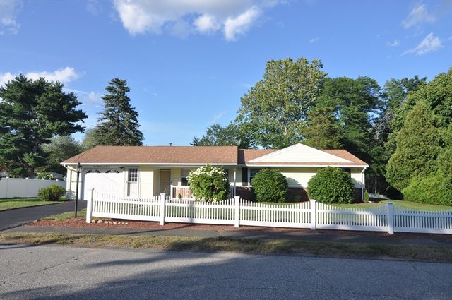 4 Blackstone St, Peabody, MA 01960