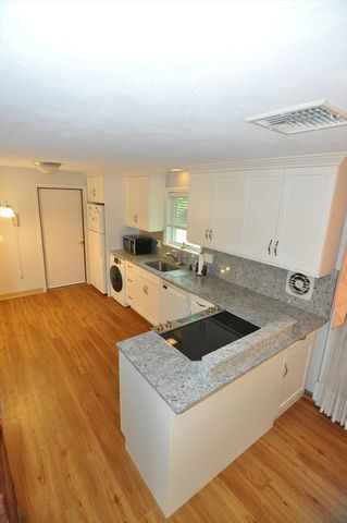 4 Blackstone St, Peabody, MA 01960