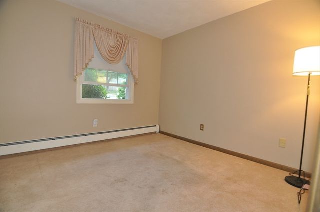 4 Blackstone St, Peabody, MA 01960