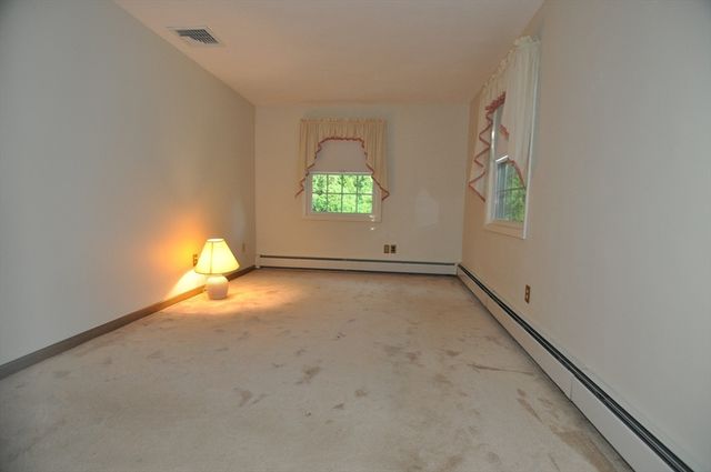 4 Blackstone St, Peabody, MA 01960