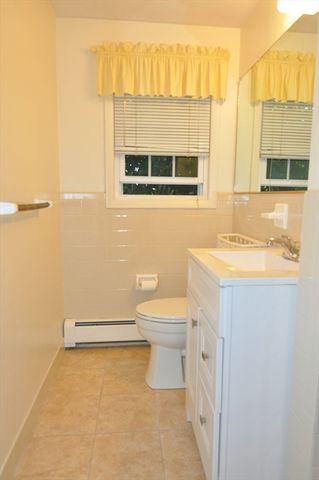 4 Blackstone St, Peabody, MA 01960