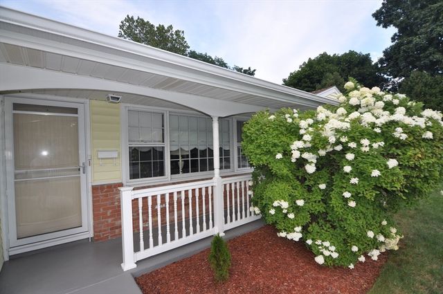 4 Blackstone St, Peabody, MA 01960