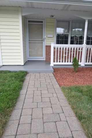 4 Blackstone St, Peabody, MA 01960