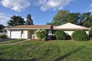 4 Blackstone St, Peabody, MA 01960