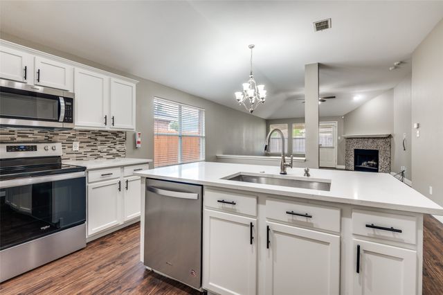 3268 Yeltes, Grand Prairie, TX 75054