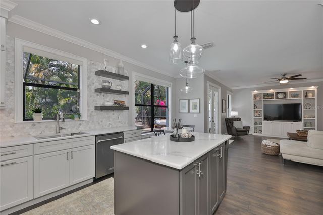 3609 W SAN LUIS STREET, Tampa, FL 33629