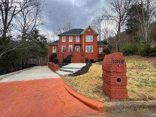 1319 Chesterfield Road SE, Huntsville, AL 35803