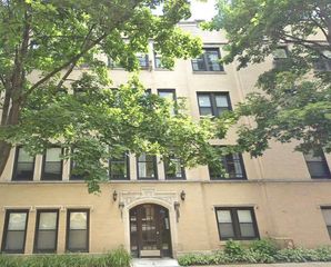 7059 N Damen Avenue 2N, Chicago, IL 60645