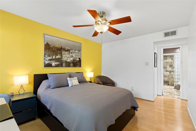 359 N Post Oak Lane 221, Houston, TX 77024