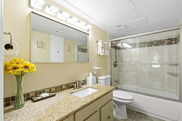 359 N Post Oak Lane 221, Houston, TX 77024