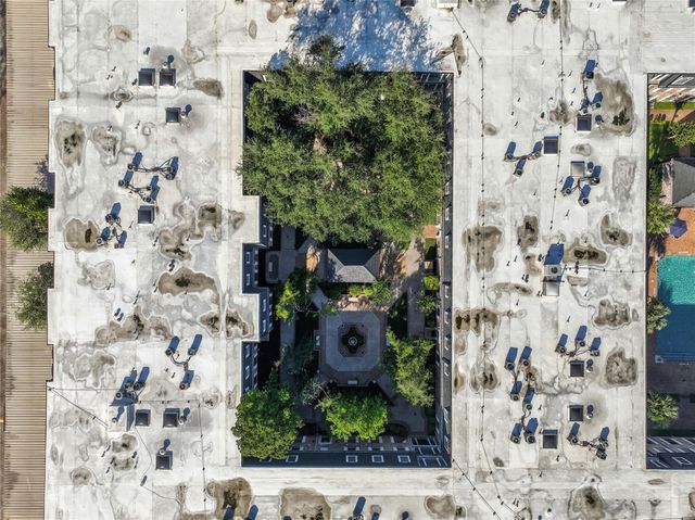 359 N Post Oak Lane 221, Houston, TX 77024