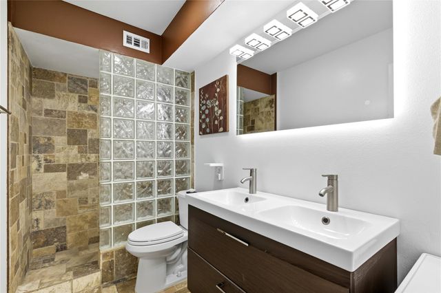 359 N Post Oak Lane 221, Houston, TX 77024