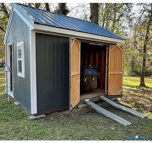 10906 Timonium Dr, Chester, VA 23831