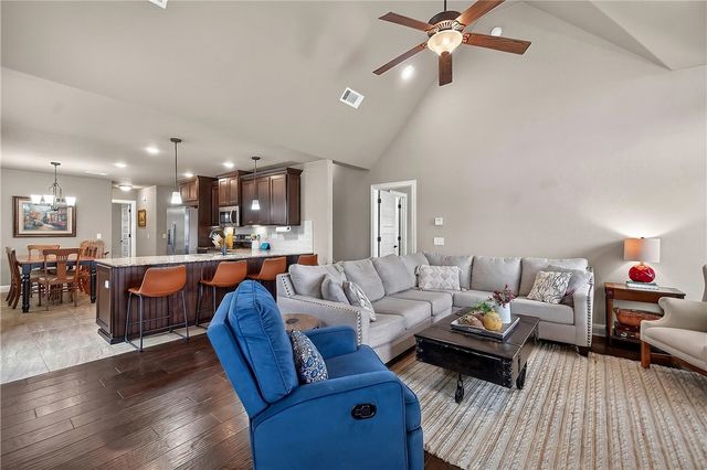 3209 SW Stoneway Avenue, Bentonville, AR 72713