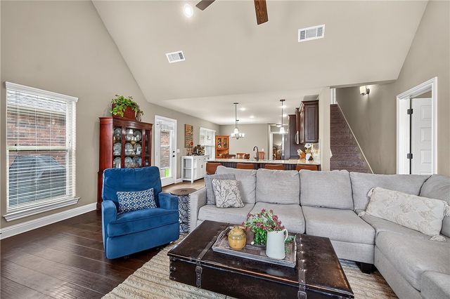 3209 SW Stoneway Avenue, Bentonville, AR 72713