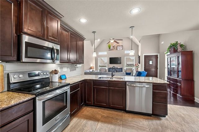 3209 SW Stoneway Avenue, Bentonville, AR 72713