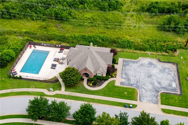 3209 SW Stoneway Avenue, Bentonville, AR 72713