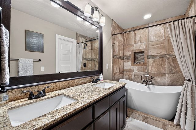 3209 SW Stoneway Avenue, Bentonville, AR 72713