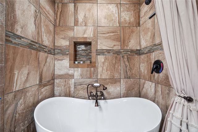 3209 SW Stoneway Avenue, Bentonville, AR 72713