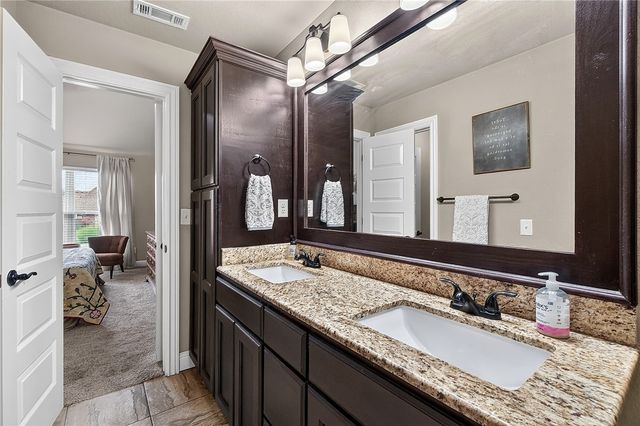 3209 SW Stoneway Avenue, Bentonville, AR 72713