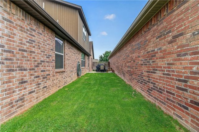 3209 SW Stoneway Avenue, Bentonville, AR 72713