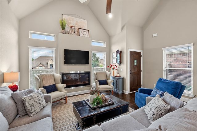 3209 SW Stoneway Avenue, Bentonville, AR 72713