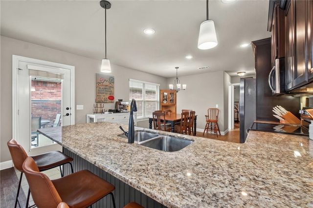 3209 SW Stoneway Avenue, Bentonville, AR 72713