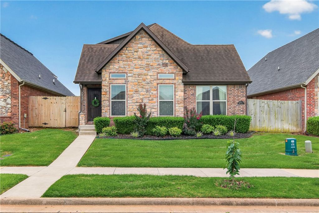 3209 SW Stoneway Avenue, Bentonville, AR 72713