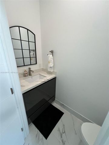 2342 Mckinley Street 3, Hollywood, FL 33020