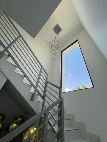 2342 Mckinley Street 3, Hollywood, FL 33020