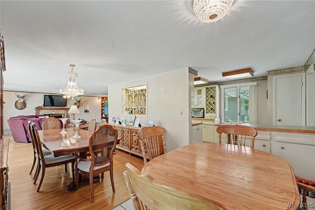 249 West Maplemere Road, Amherst, NY 14221