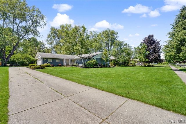 249 West Maplemere Road, Amherst, NY 14221