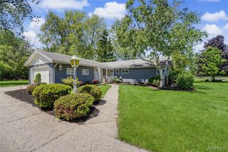 249 West Maplemere Road, Amherst, NY 14221