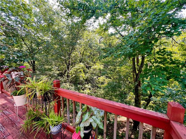 107 Jay Lane, Eureka Springs, AR 72632