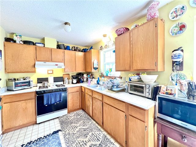 107 Jay Lane, Eureka Springs, AR 72632