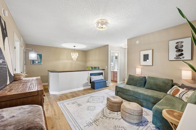 3247 Red Oak Trail, Medina, MN 55340