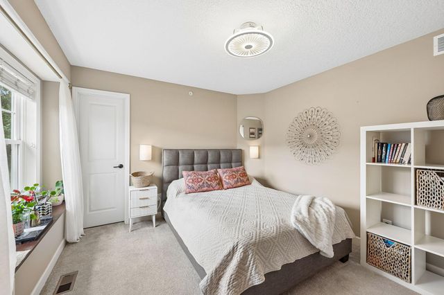 3247 Red Oak Trail, Medina, MN 55340