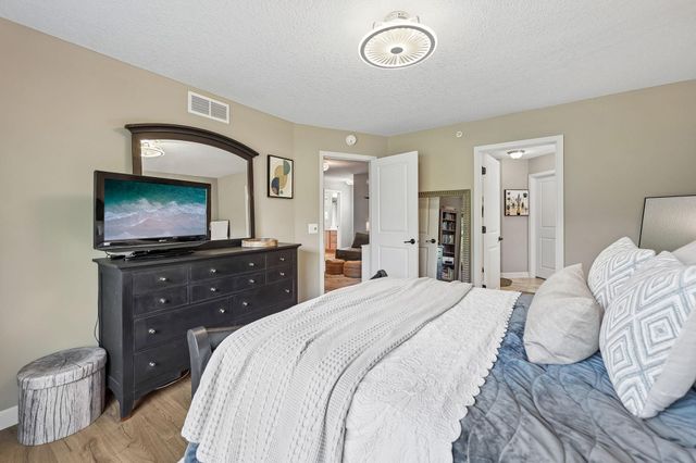 3247 Red Oak Trail, Medina, MN 55340
