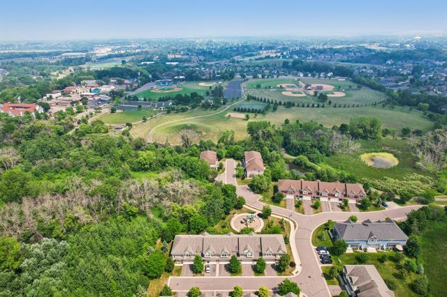 3247 Red Oak Trail, Medina, MN 55340