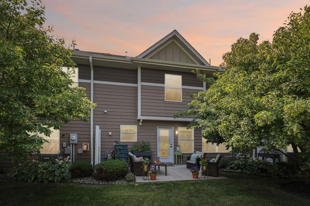 3247 Red Oak Trail, Medina, MN 55340