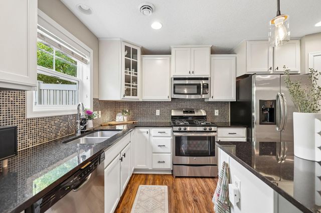 3247 Red Oak Trail, Medina, MN 55340
