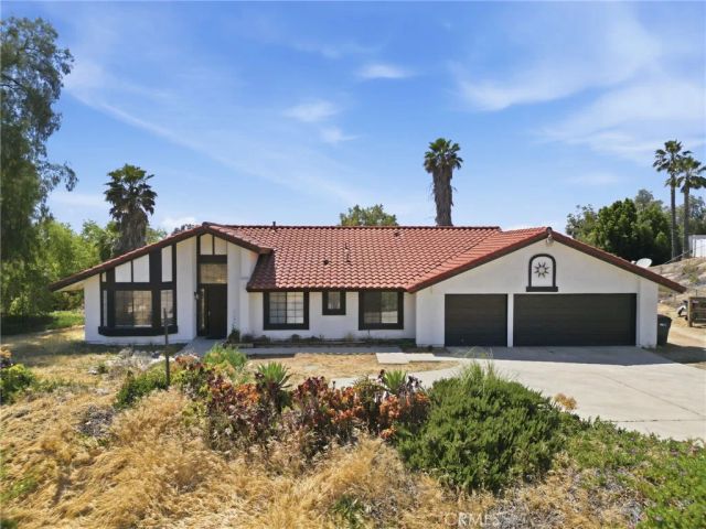 18085 Golden Leaf Lane, Riverside, CA 92504