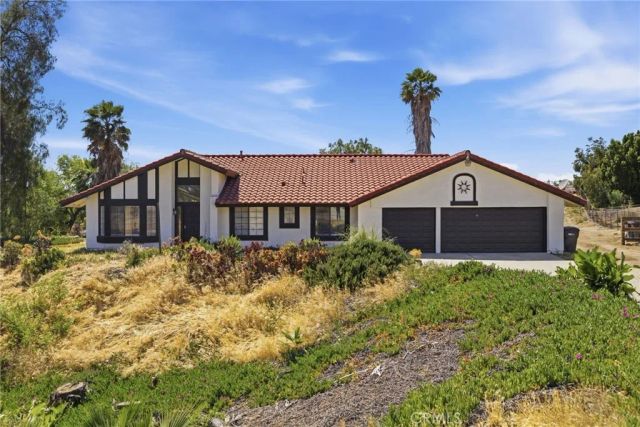 18085 Golden Leaf Lane, Riverside, CA 92504